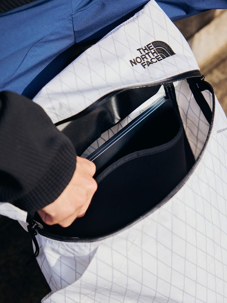 〈THE NORTH FACE〉ユニセックスラフターバックパック 公式・限定】ラフターバックパック｜ザ・ノース・フェイス公式ストア