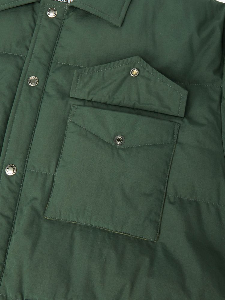 Pockets with flaps on both chests