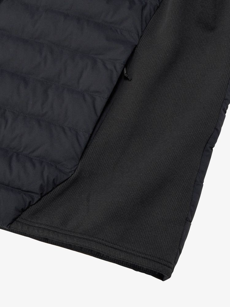 Water-repellent material for the front and back, with stretch material on the sides and underarms