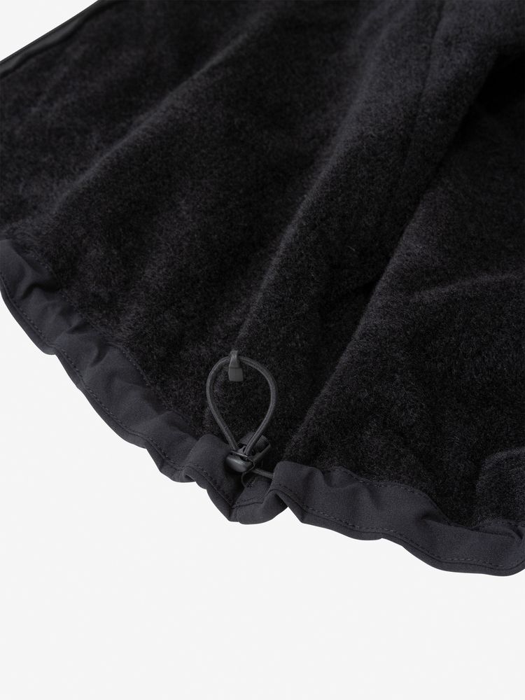 The hem can be adjusted for silhouette with a drawcord