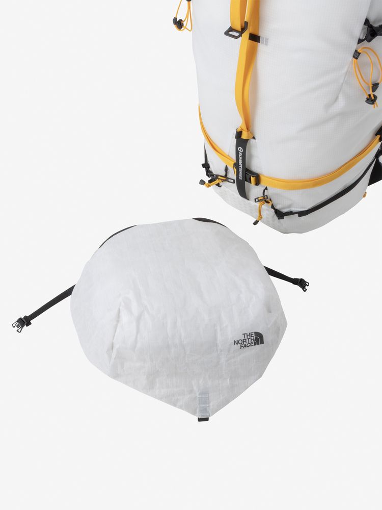Removable rain cover made of Dyneema Composite Fabric, which is lightweight and durable