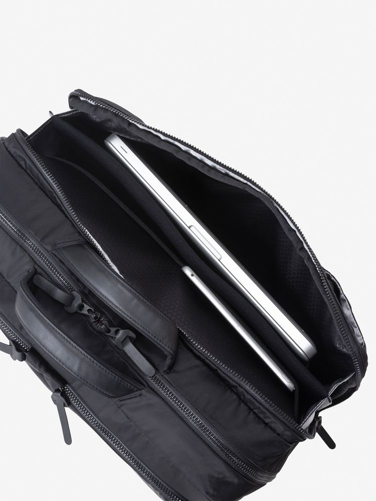 Can hold a notebook PC or documents up to 15 inches and a tablet