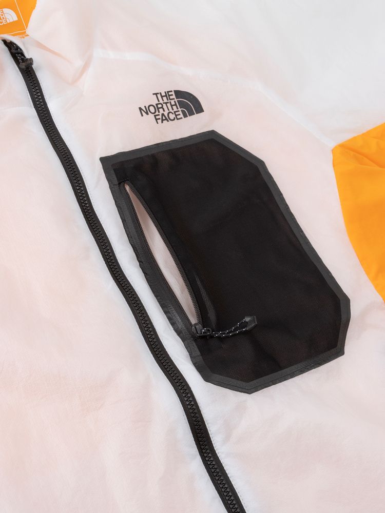 Zippered pocket on the left chest