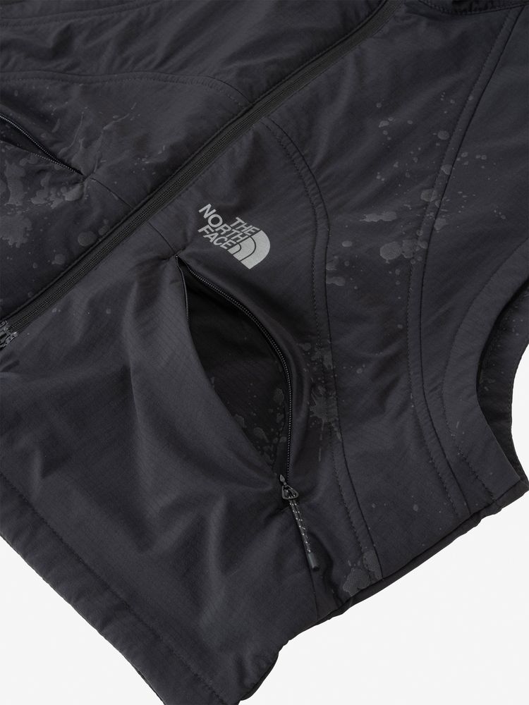 Equipped with zip pockets on both sides