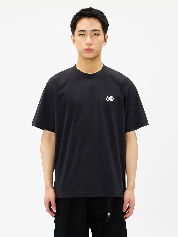 THE NORTH FACE(ザ・ノース・フェイス) ｜ショートスリーブ60th グラフィックロゴティー（ユニセックス）