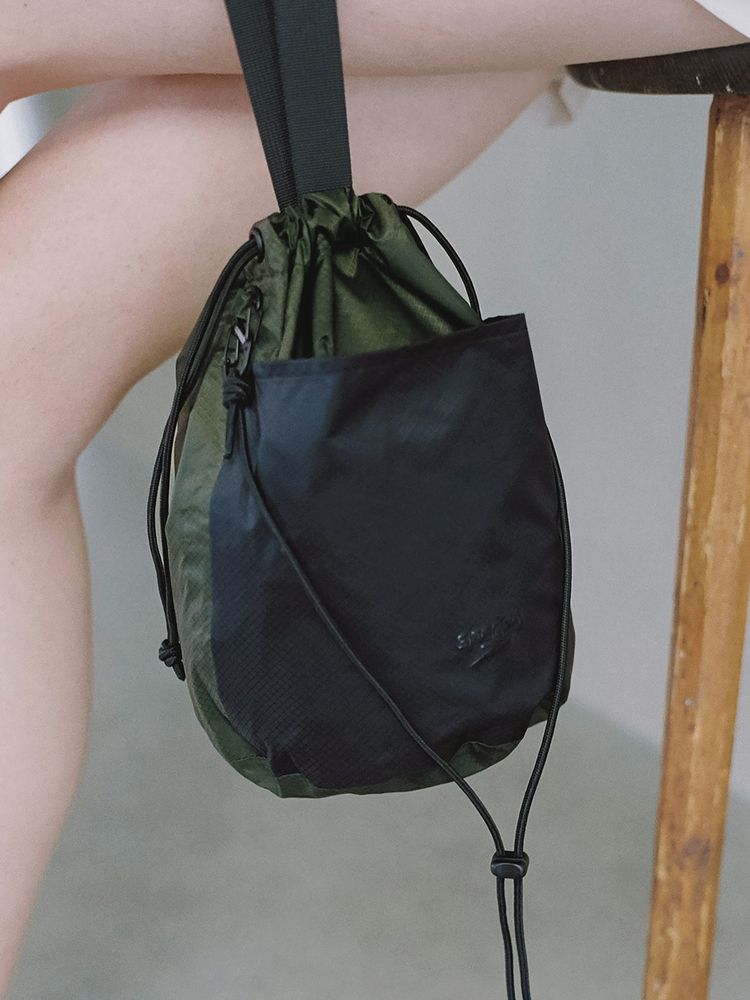 Speedo(スピード) ｜アダムエロペ×スピード ウォータープルーフパースバッグ（ユニセックス）