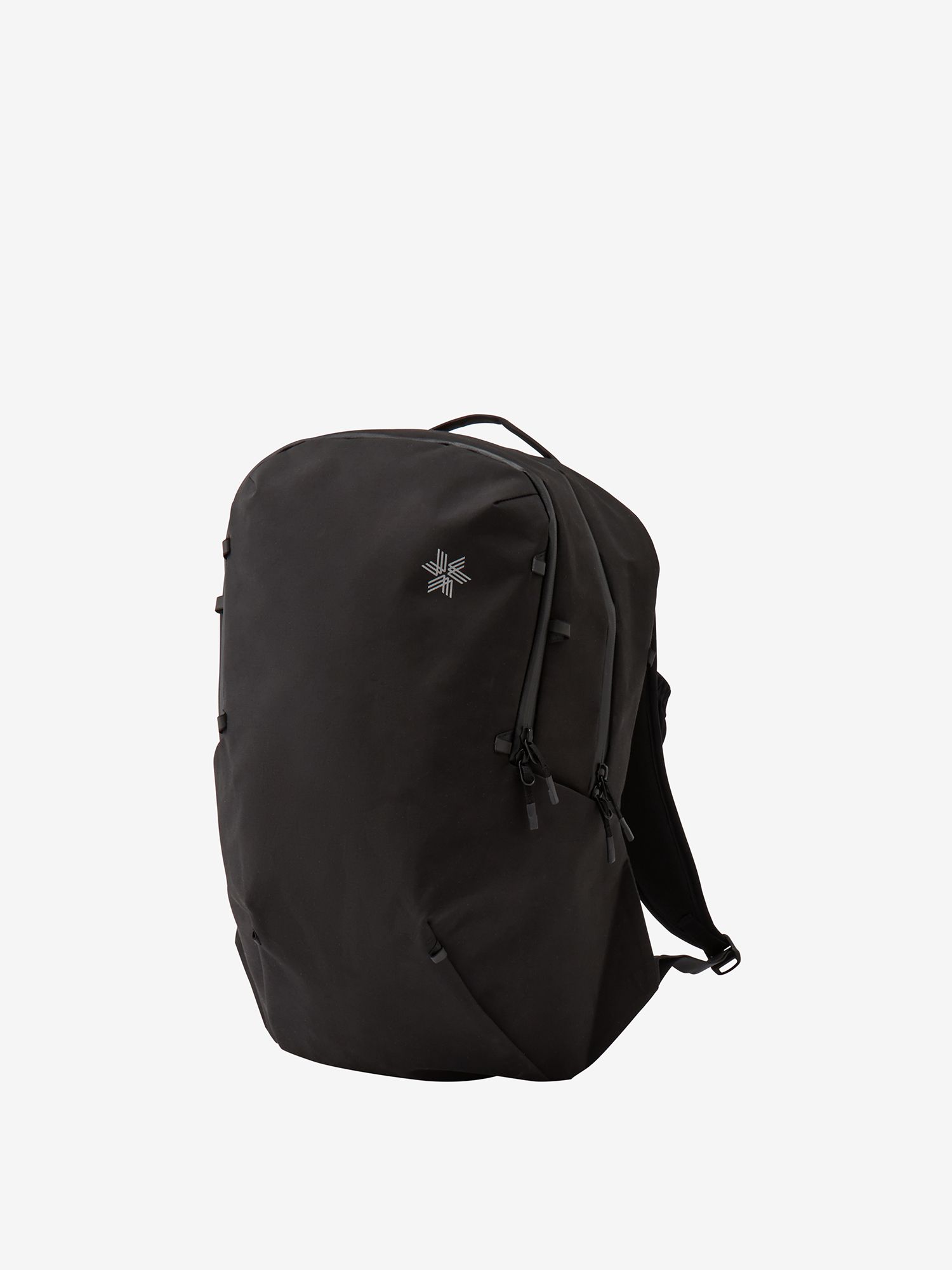 都市と自然をつなぐ、機能美アイテム。 - Goldwin Marunouchi SHOP