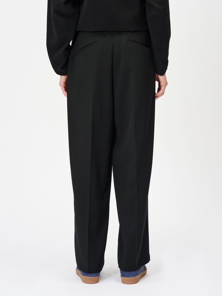 Goldwin(ゴールドウイン) ｜ツータックストレートパンツ（レディース）