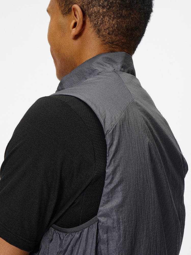 公式】ライトウォーマーコチべスト（ユニセックス）｜ゴールドウイン