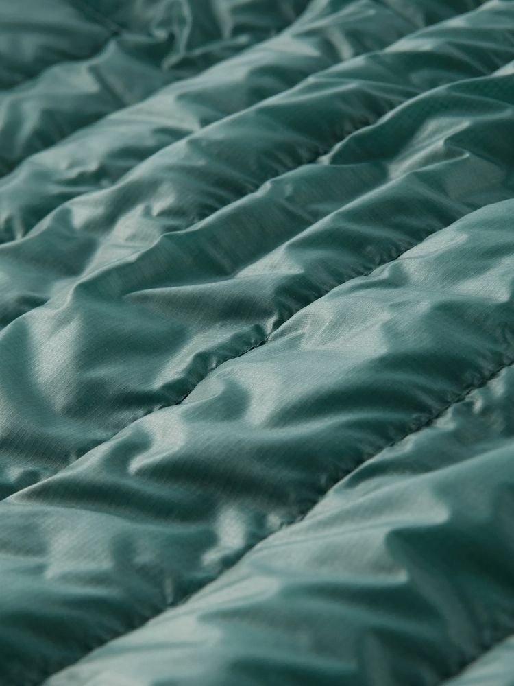 Goldwin(ゴールドウイン) ｜1000フィルパワースパッタリングフーデッドダウンジャケット（レディース）