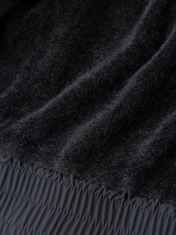 The lining utilizes Octa CPCP fleece, which excels in lightweight and thermal insulation properties